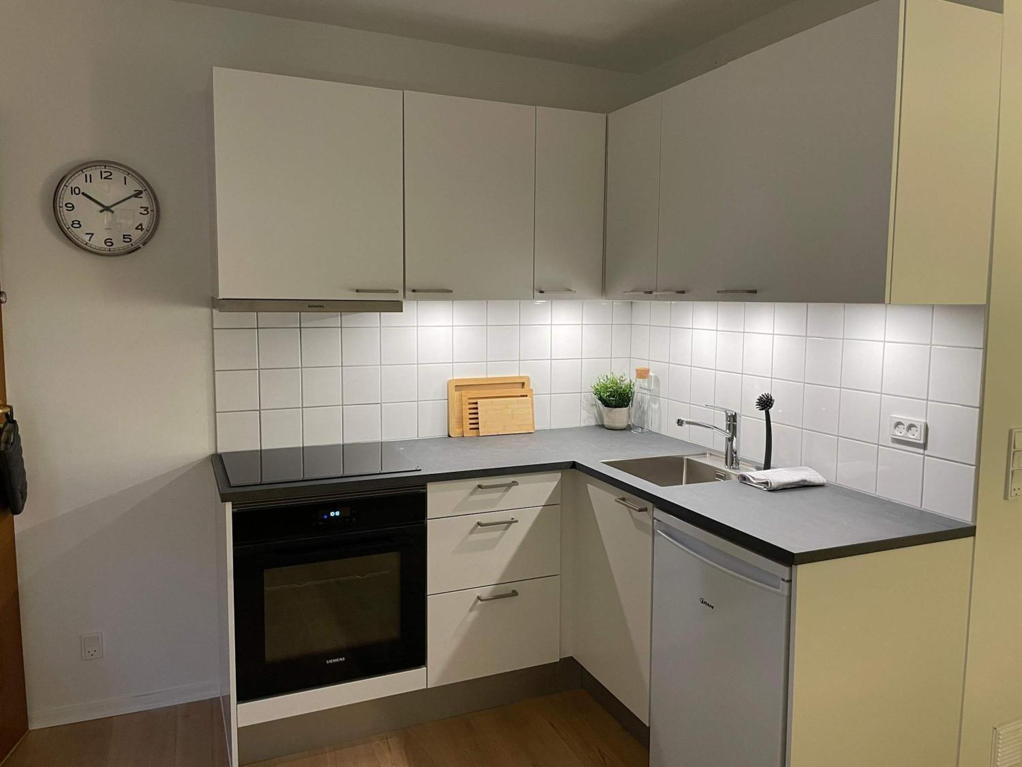 Stunning By The Lakes Appartement